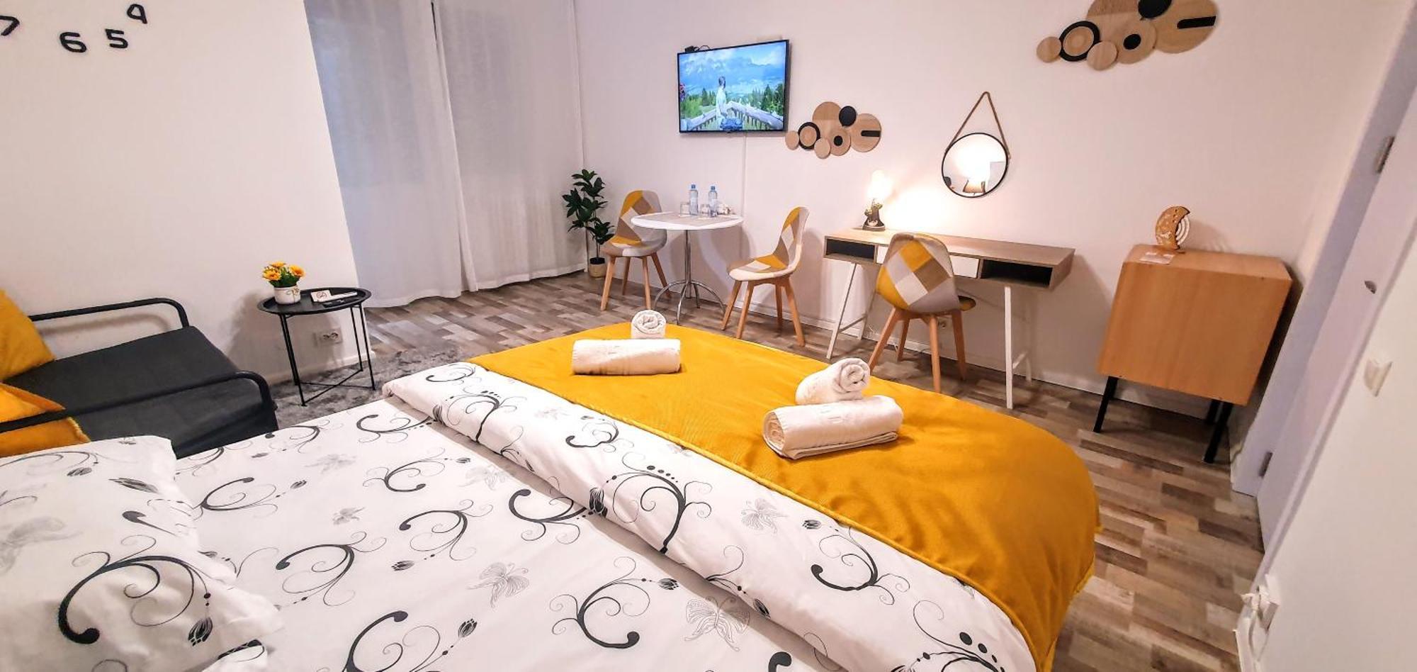 The Yellow King - Luxurious Apartment Бухарест Экстерьер фото